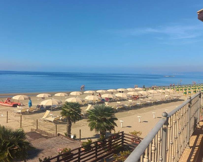 Tropicana beach